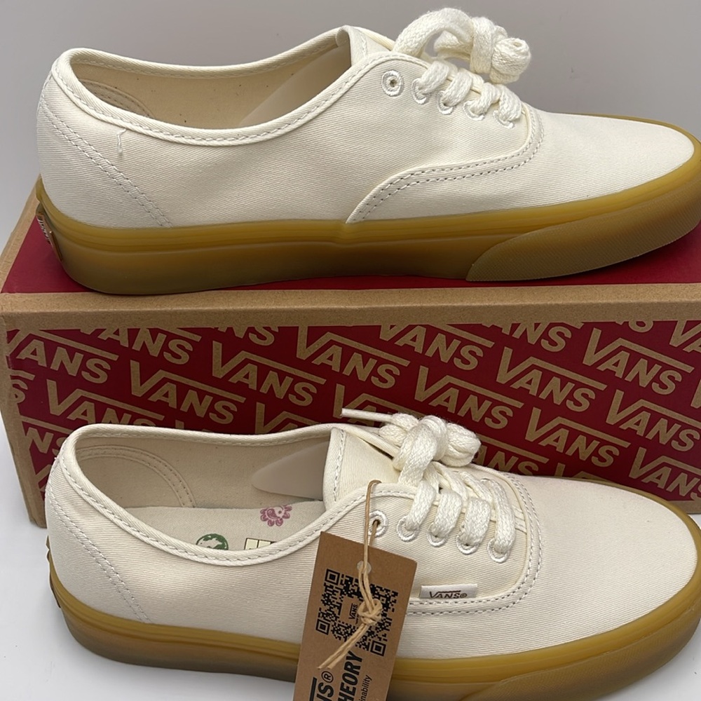 Vans WMNS Authentic
Eco Theory In Our Hands White 
VN0A5KRDTBD
Sneakers - Picture 2 of 16